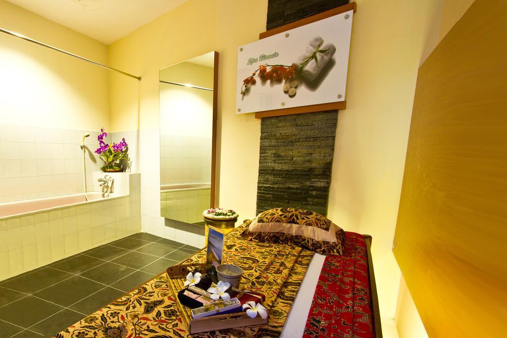 Hotel Bisanta Bidakara Tunjungan Сурабая Екстериор снимка