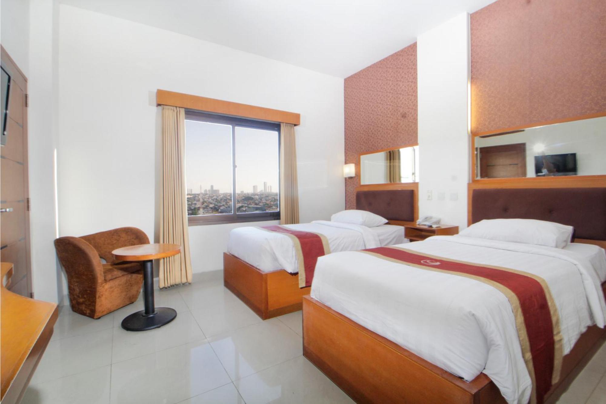 Hotel Bisanta Bidakara Tunjungan Сурабая Екстериор снимка