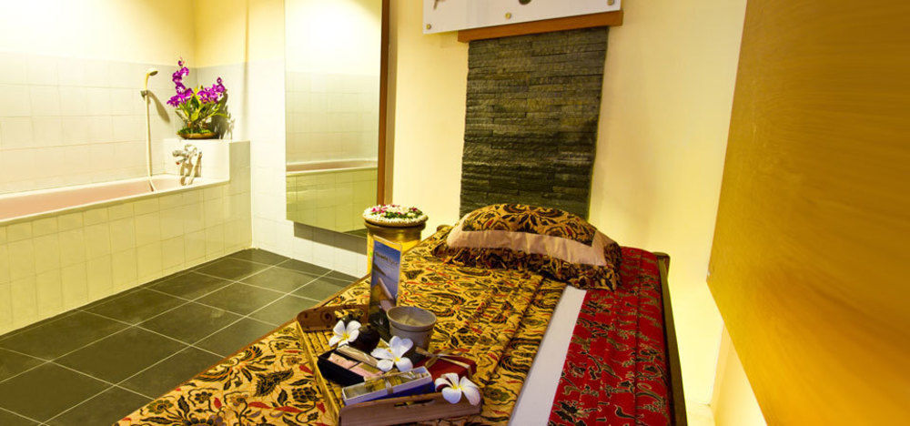 Hotel Bisanta Bidakara Tunjungan Сурабая Екстериор снимка